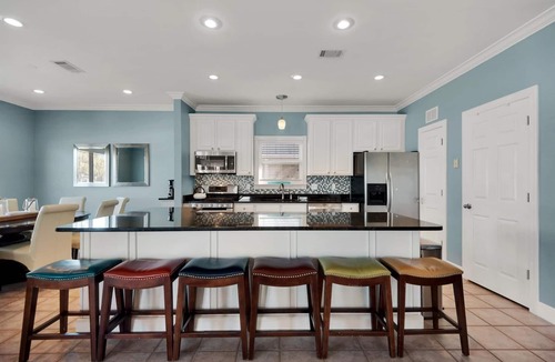 Clipper Cove House | Gorgeous & Spacious 4 Bdrm, Sleeps 14, Close To Beach & Pool! BCH SERVICE!