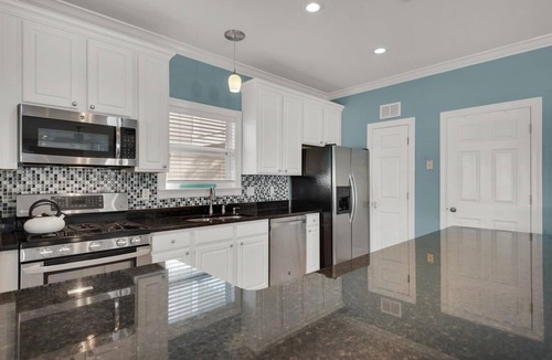 Clipper Cove House | Gorgeous & Spacious 4 Bdrm, Sleeps 14, Close To Beach & Pool! BCH SERVICE!