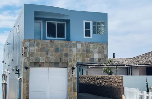 South Oceanside House | Gorgeous Spacious 4 Bedroom Beach House with Modern Amenities