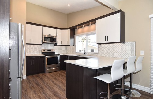 Dalhousie House | GORGEOUS, SPACIOUS, 6BDRS, 3.5BATHS, AC, CLS TO LRT, GROCERIES, MINS TO D/TOWN