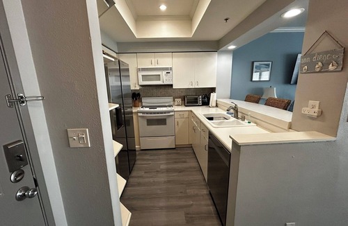 Marina District Condo | Gorgeous, Spacious, Bright Marina District 1-Bdrm Condo w/Tranquil Balcony