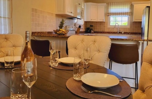 Vuemont Villa | Gorgeous Three Bedroom in Secluded Area