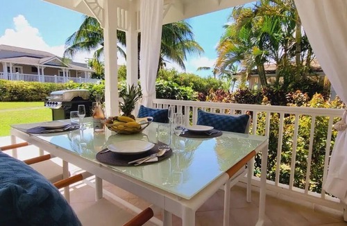 Vuemont Villa | Gorgeous Three Bedroom in Secluded Area