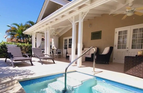 Vuemont Villa | Gorgeous Three Bedroom in Secluded Area