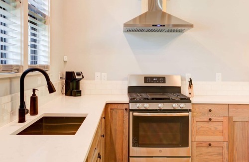 Optimist Park House | Gorgeous Tiny Home in Optimist Park