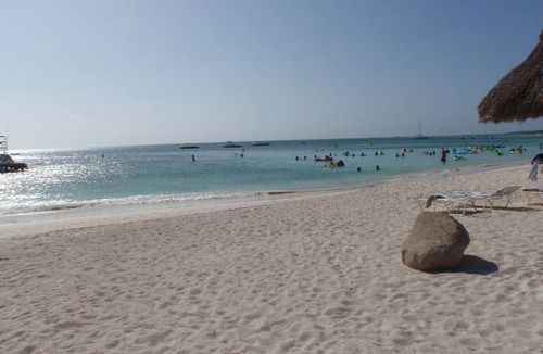 Kurimiauw House | Gorgeous top of the line apt. 6 minute dr. to Beach. Check out April & May Rates