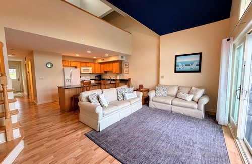Alexandria Bay House | Gorgeous Townhouse & Boathouse in Cozy Carnegie Bay