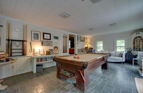 Rupert Villa | Gorgeous Victorian-Style House w/Hilltop Pool!
