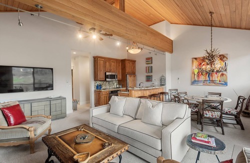 Snowmass Village Condo | Gorgeous View, 3 minute shuttle to ski lifts Renovated- Great Location