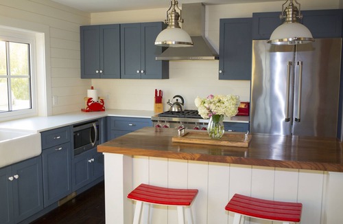 Newport East House | Gorgeous Views, Just Minutes From First Beach!