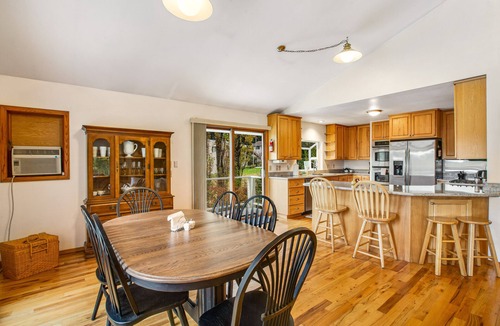 Allyn-Grapeview House | Gorgeous water view townhome with private hot tub, fireplace, firepit & big deck