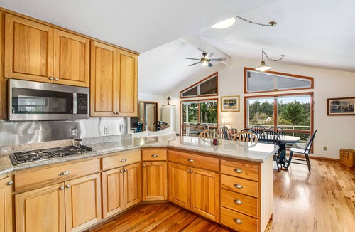 Allyn-Grapeview House | Gorgeous water view townhome with private hot tub, fireplace, firepit & big deck