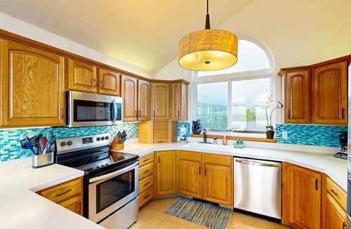 Kiwanda Shores House | Gorgeous waterfront home with ocean views a furnished deck and beach access