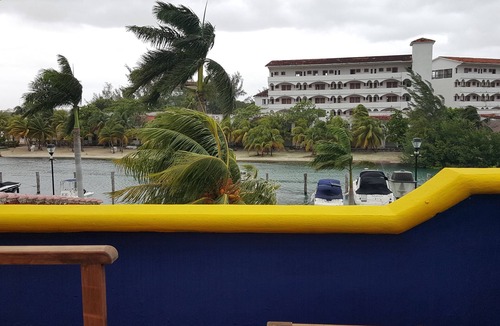Zona Hotelera House | Gorgeous Waterfront Private/Quiet Residential Setting With Yacht Dock