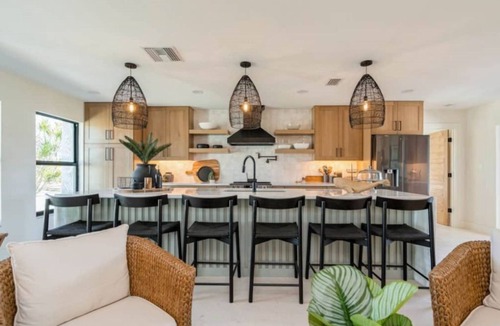 Isles of Capri House | GORGEOUS WATERFRONT RANCH in BEAUTIFUL ISLES OF CAPRI!