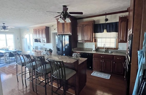 Hallieford House | Gorgeous waterfront getaway with breathtaking sunsets and relaxing