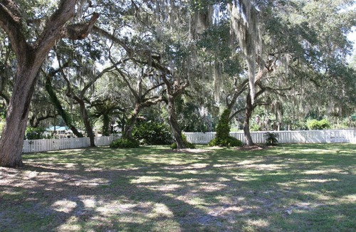 Fedhaven House | Gorgeous Waterfront 3-bedroom house with AC in charming Lake Wales. With docks