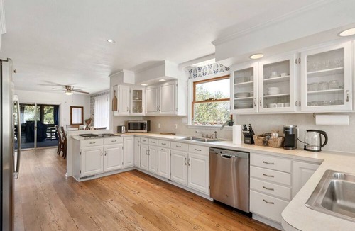 Brigands' Bay House | Gorgeous Waterfront Vacation Rental for an Unforgettable Family Getaway in Frisco, North Carolina