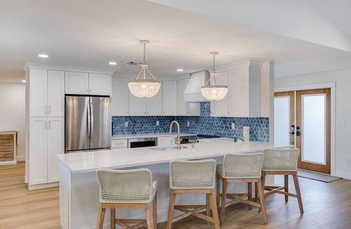 Shell Harbor House | Gorgeous waterfront Villa on cul-de-sac near beach