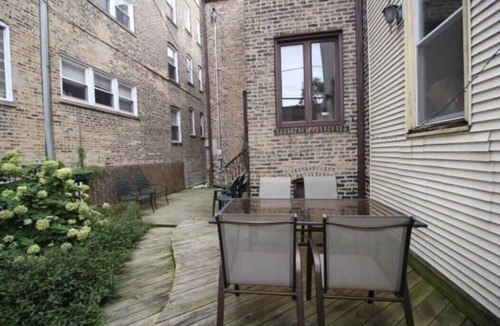 Buena Park Condo | Gorgeous Wrigley Greystone
