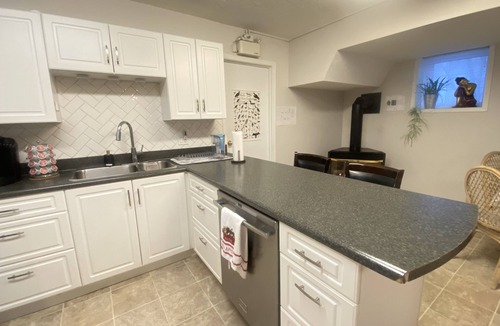 Yellowknife Bed & Breakfast | Gorgeously spacious 3 bedroom suite with fireplace