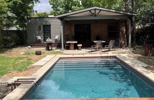 Tarrytown House | Gorilla House - Backyard Oasis