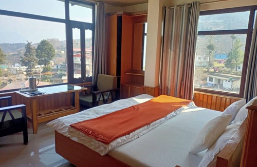 Munsyari Hotel | Goroomgo Bala Paradise Munsyari