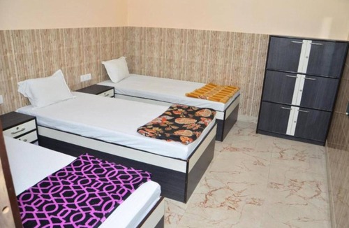 Kolkata Hotel | Goroomgo Dev Guest House Howrah Kolkata
