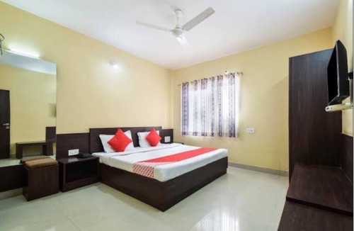 Bareilly Hotel | Goroomgo Galaxy Palace Bareli