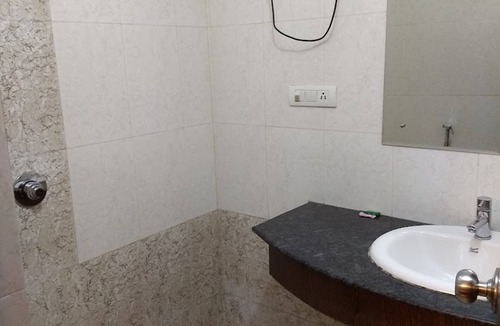 BHEL Township Hotel | Goroomgo Hotel Jasmine Haridwar