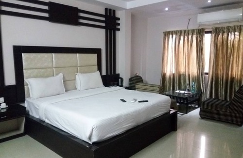 BHEL Township Hotel | Goroomgo Hotel Jasmine Haridwar