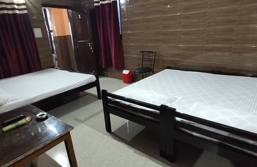 Didihat Hotel | Goroomgo Kaushalya Residency Uttarakhand