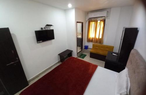 Mohangarh Hotel | Goroomgo Metro Regency Charbagh, Lucknow Near Railway Station 950m - Fully-Air-Conditioned Hotel at Prime Location, "Best Customer Service Experience"
