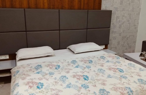 Roorkee Hotel | Goroomgo Prem Manor Roorkee