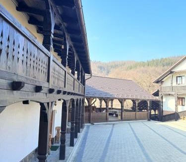 Rozavlea House | Gospodaria Klaus