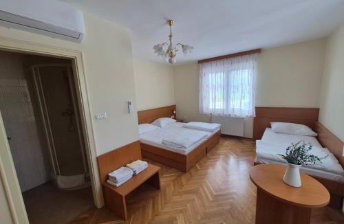 Gabrovcec House | Gostišče Krka