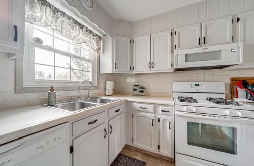 Austinburg House | GOTL & Spire Academy: Wine Country Escape!