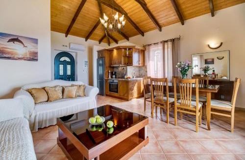 Tsoukaladhes Villa | Goudis Villa Evelyn