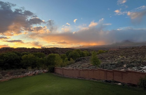 Hurricane Apartment | Gould’s Hideaway, off street parking, close to Sand Hollow, Quail & Zion.