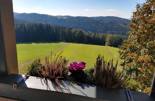 Grainet Apartment | Grabmeier holiday flat - number 3’ with mountain view, balcony and Wi-Fi