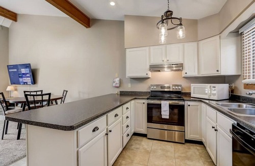 Lake Delton Condo | Grace-Jo @ Tamarack Highland 5
