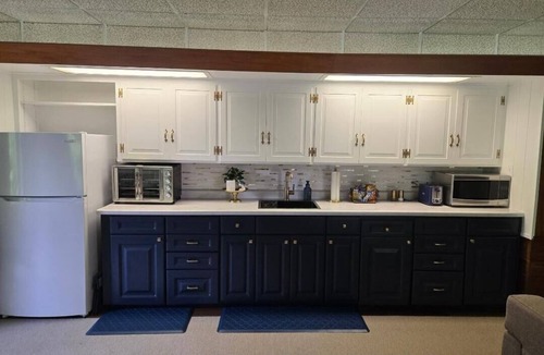Mansfield Apartment | Grace Manor #2-secluded apartment on private estate. I mile to all conveniences.