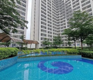 Ususan Apartment | Grace Residences Pool View Free Wi-Fi near BGC and McKinley