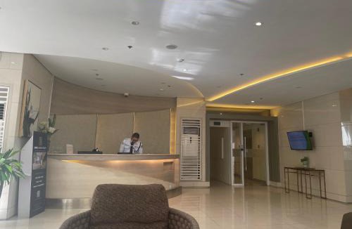 Ususan Apartment | Grace Residences Pool View Free Wi-Fi near BGC and McKinley