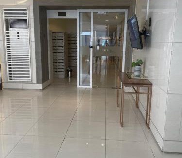 Ususan Apartment | Grace Residences Pool View Free Wi-Fi near BGC and McKinley