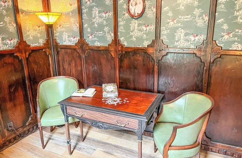Springfield House | Graceful historic estate in south-east Springfield-stained glass, upper veranda