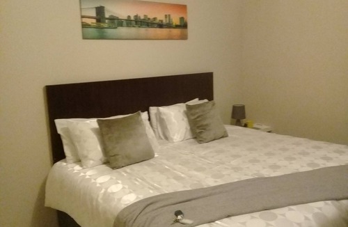 Komani Bed & Breakfast | Gracehouse B&B