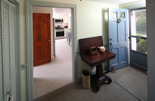 Chatham House | Gracious home 200 yards to private beach