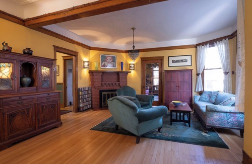 Magnolia Glen House | Gracious, spacious vintage home in a terrific neighborhood near the lake