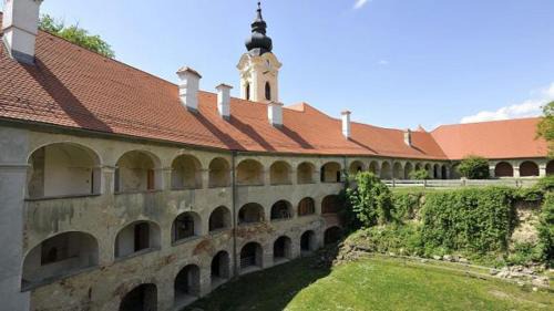 Tisina House | Grad Goričko